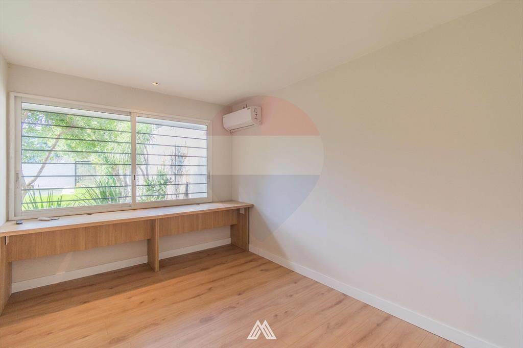 Casa reciclada, 3 dormitorios,  jardín y piscina