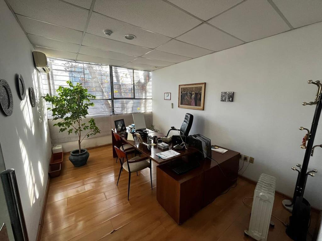Gran deposito, 1000 m2 de planta + 600 m2 de entrepiso, 3 p