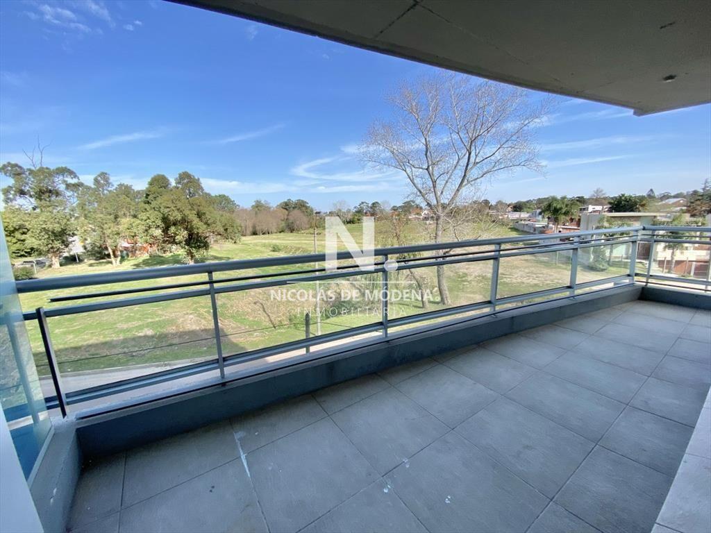 En venta apartamento de 2 dormitorios en edificio
