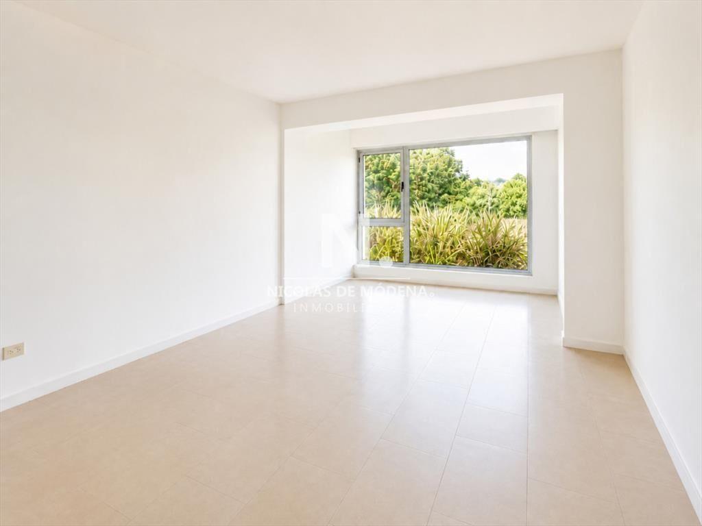 En venta apartamento con parrillero propio de 3 y