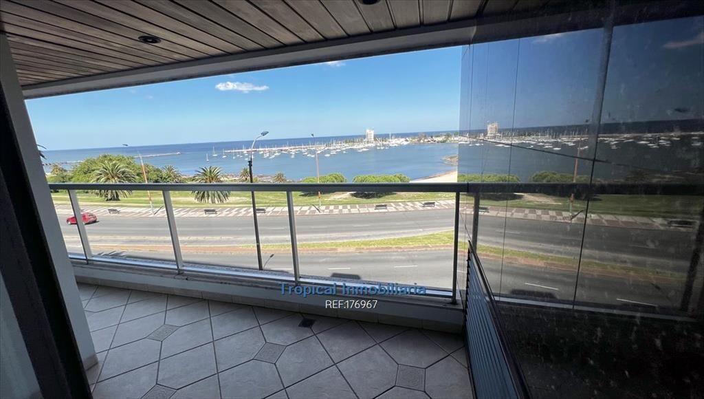 APARTAMENTO 3 DORMITORIOS PRIMERA LINEA