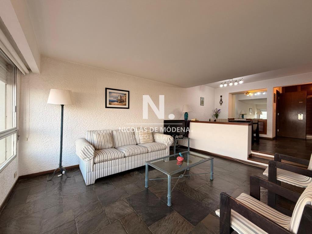 Apartamento de 1 dormitorio en venta, con garage