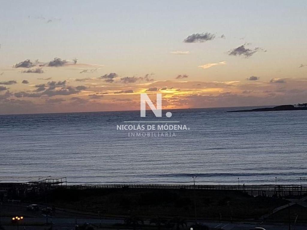 Espectacular apartamento con vista al mar