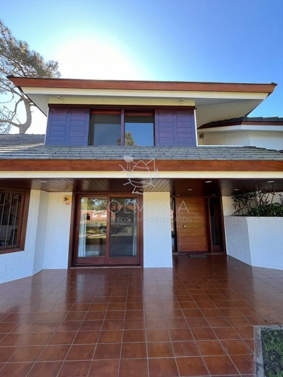Alquiler Importante casa en Barrio Lugano