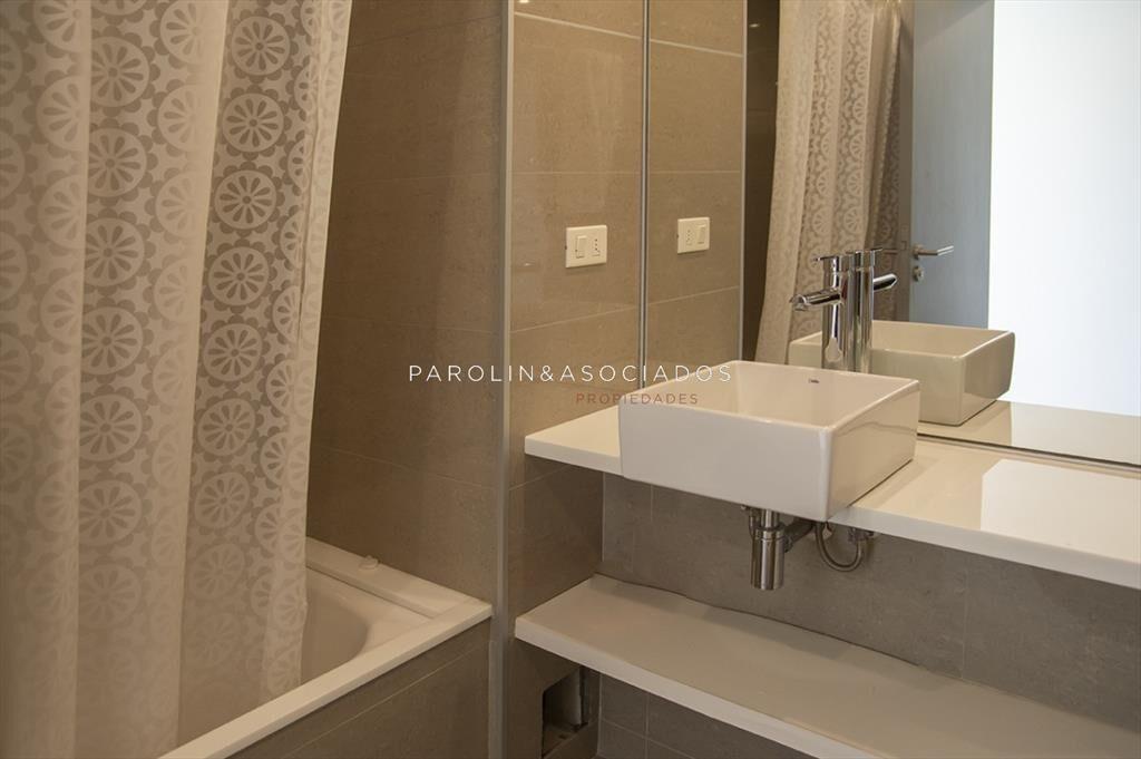 Hermoso apartamento en venta en Alexander Boulevard, Punta