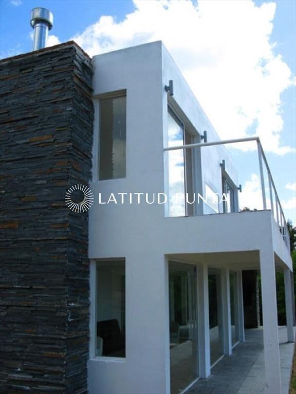 Casa en Balneario Buenos Aires, 3 dormitorios *