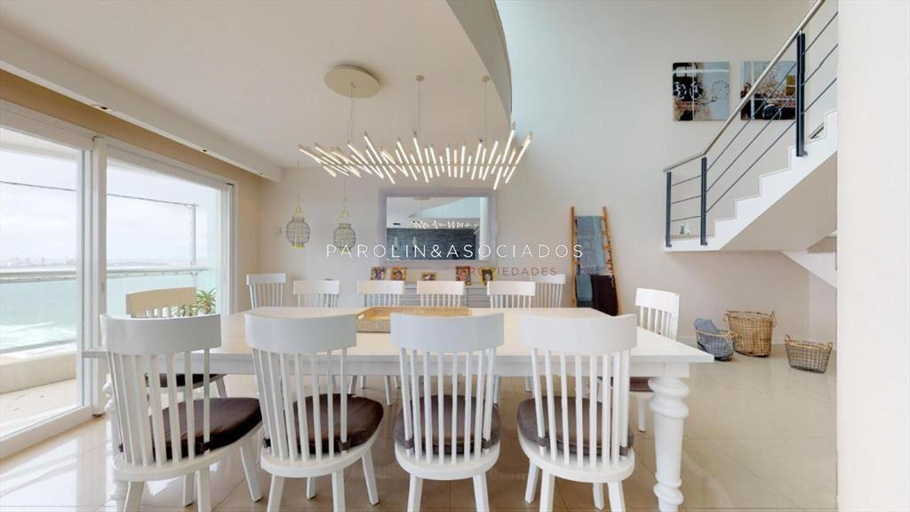 Penthouse en venta de 4 dormitorios en torre del