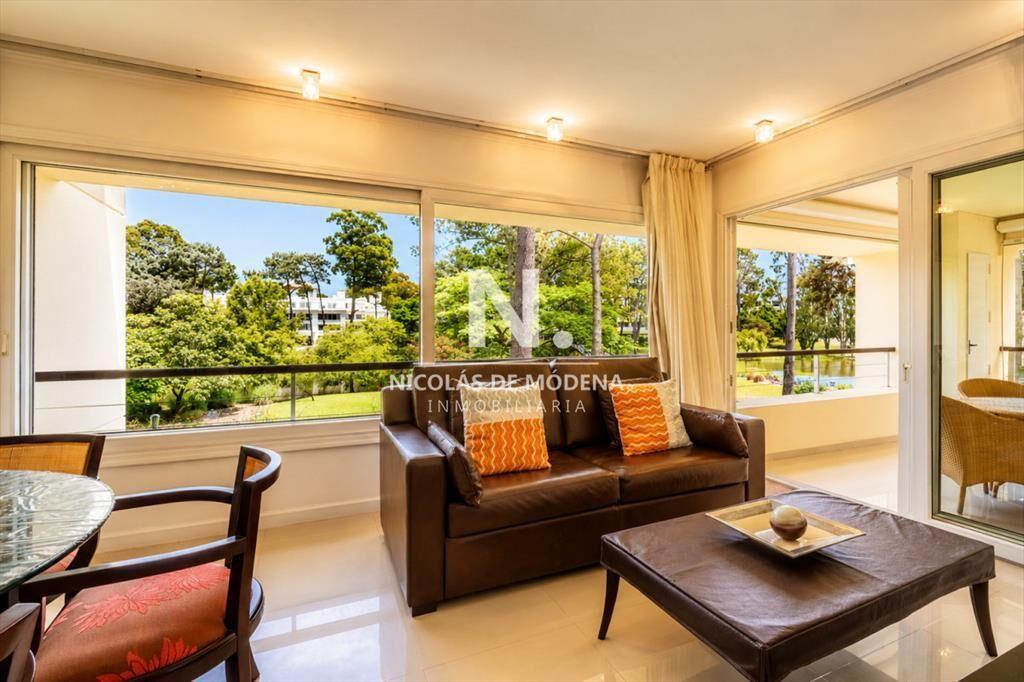Vende apartamento de 1 dormitorio, en Solanas