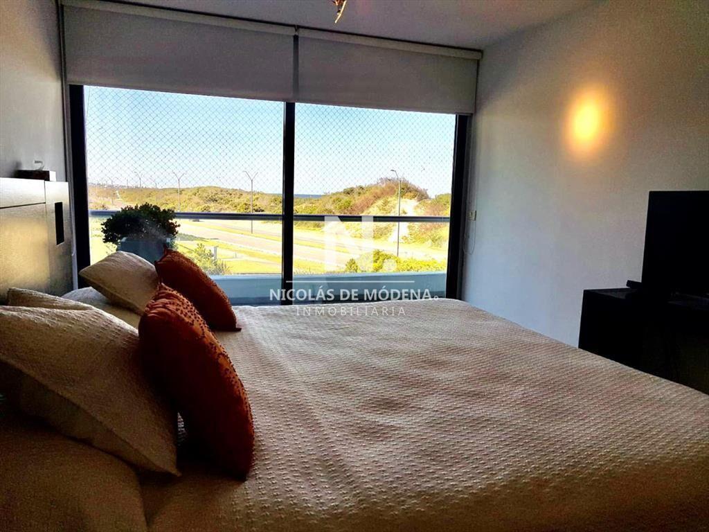 Excelente apartamento con 3 dormitorios - Playa Brava
