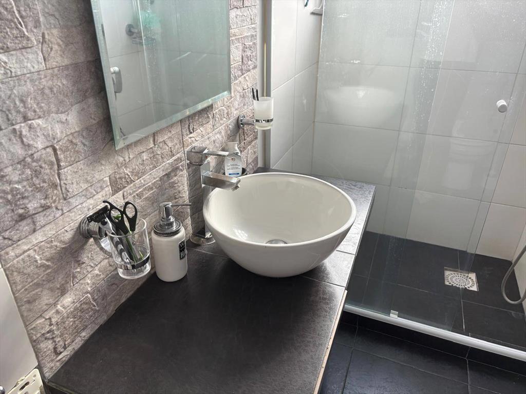 D'Angelo, excelente Casa en venta c/ gge y 3 dormitorios...