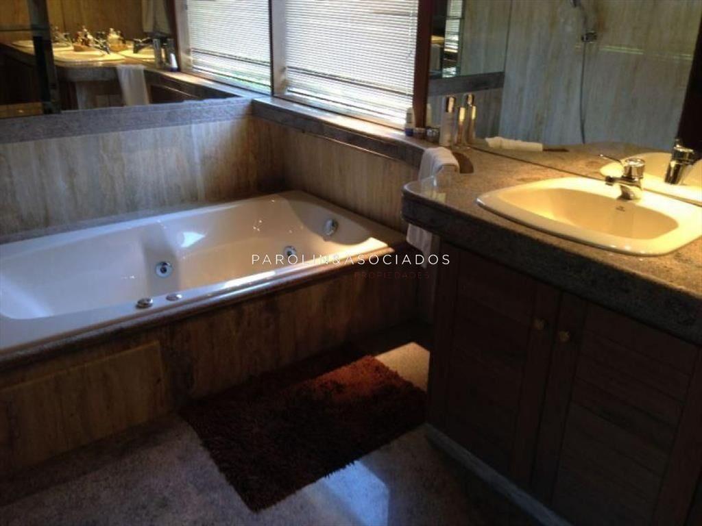 Casa en venta de 5 dormitorios en Mansa, Punta