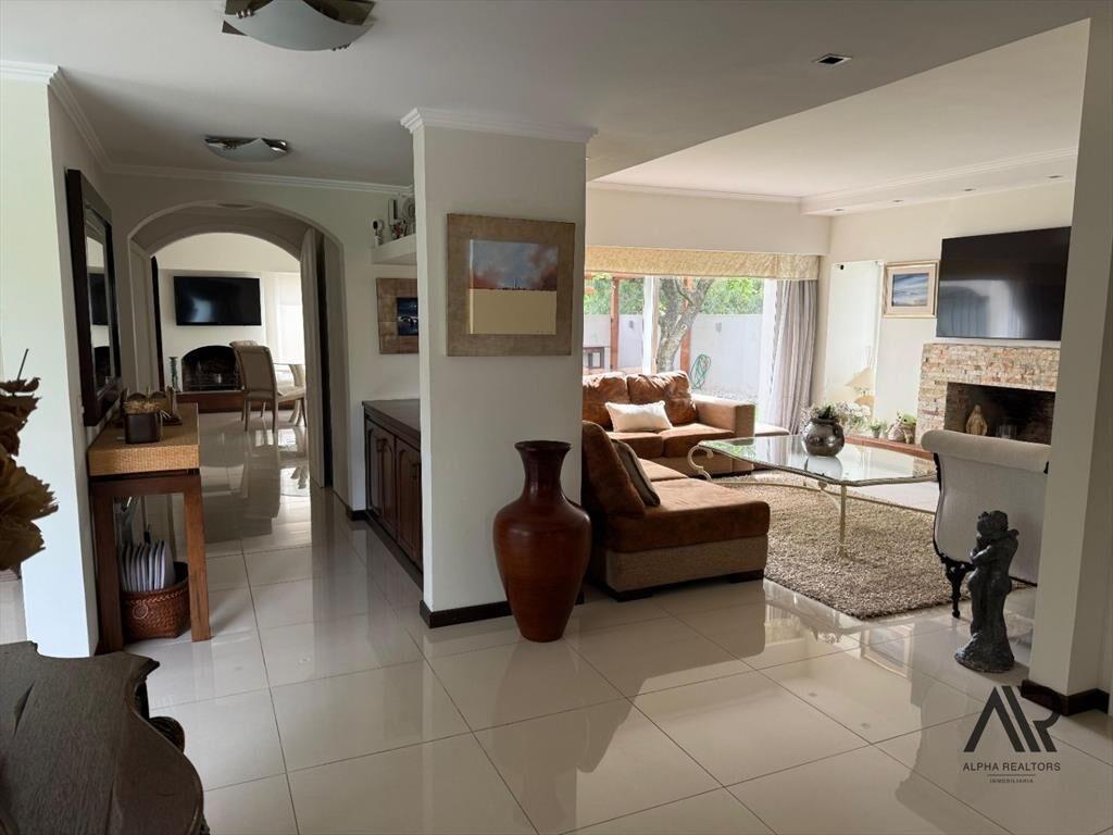 Casa en venta c/ cochera en Carrasco