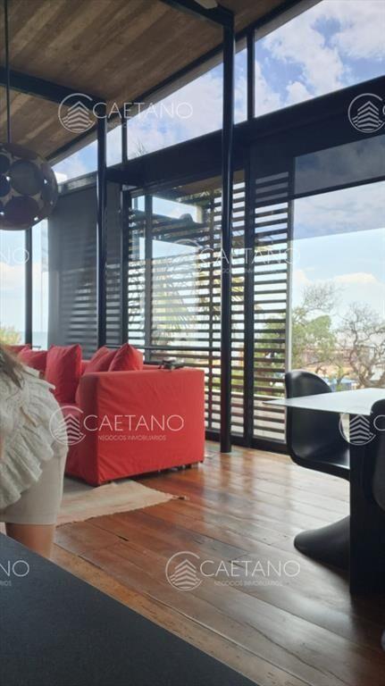 Venta de Amplica Casa en La Barra