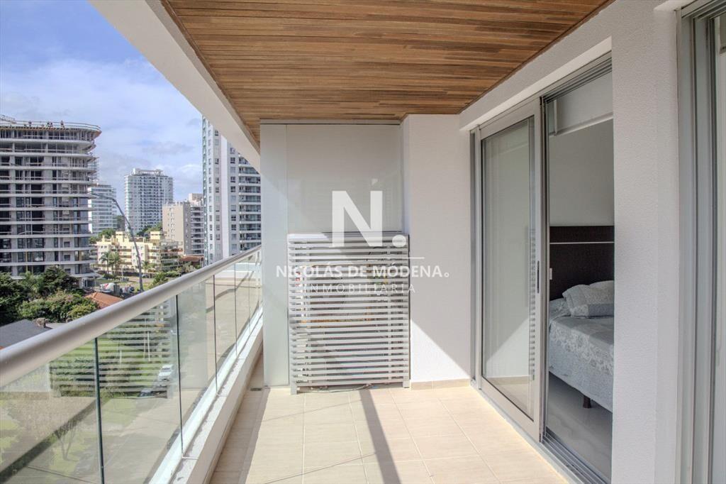 En Alquiler apartamento de 2 dormitorios en Punta del Este