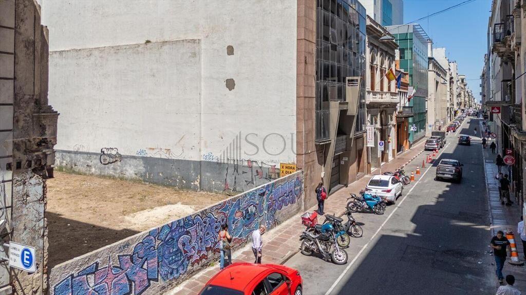 Venta de terreno en Ciudad Vieja ideal Inversores