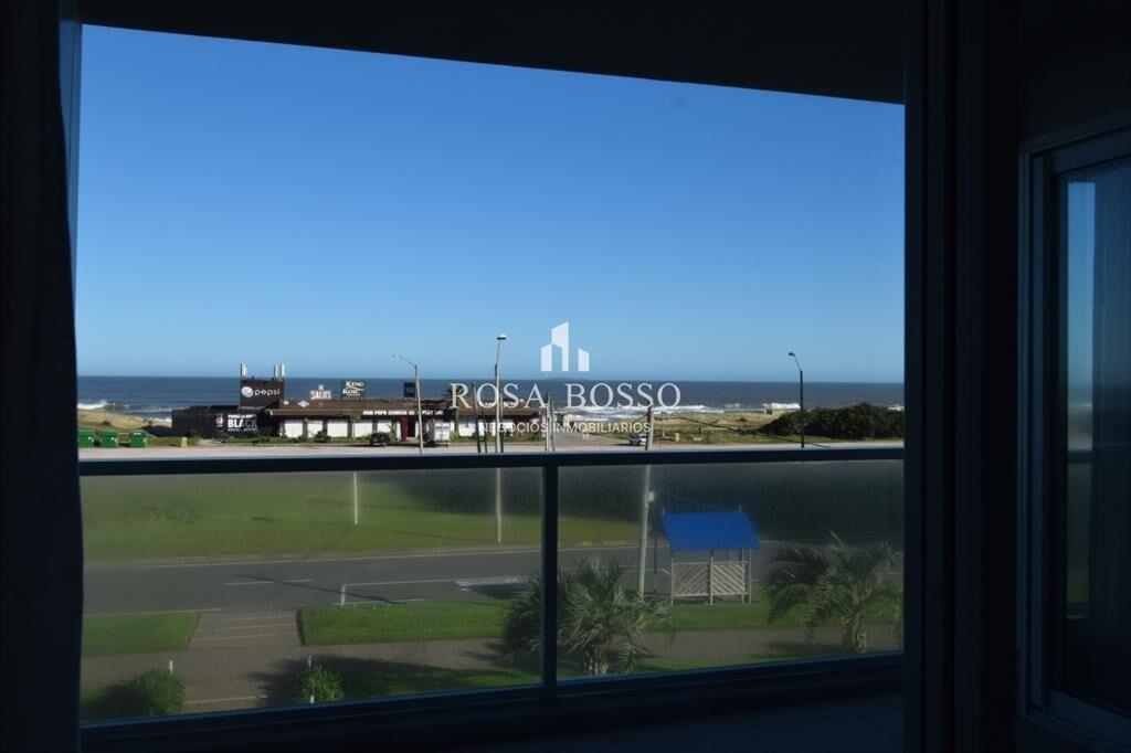 Apartamento en Brava, 3 dormitorios *