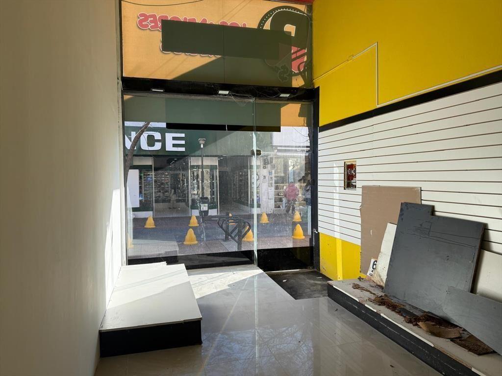 Alquiler local comercial de 110 m² en Peatonal Sarandí, Exc
