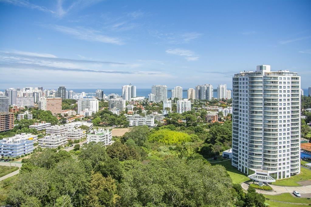 Apartartamento de 3 dormitorios en venta en Torre