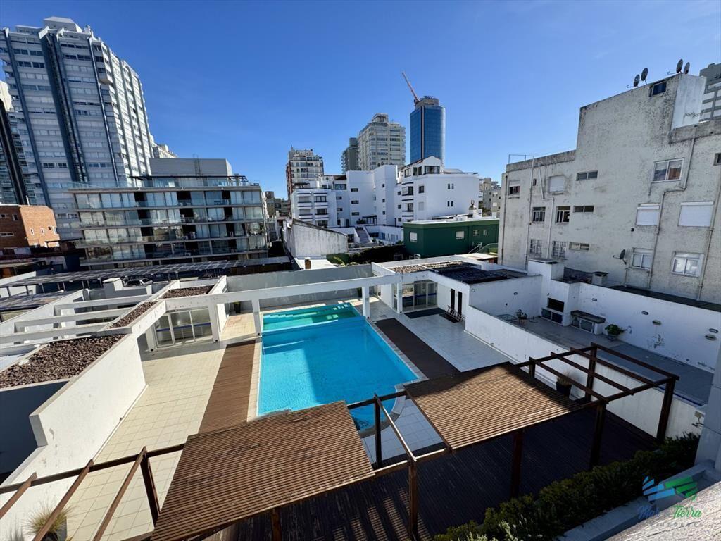 En venta apartamento 1 dormitorio con parrillero