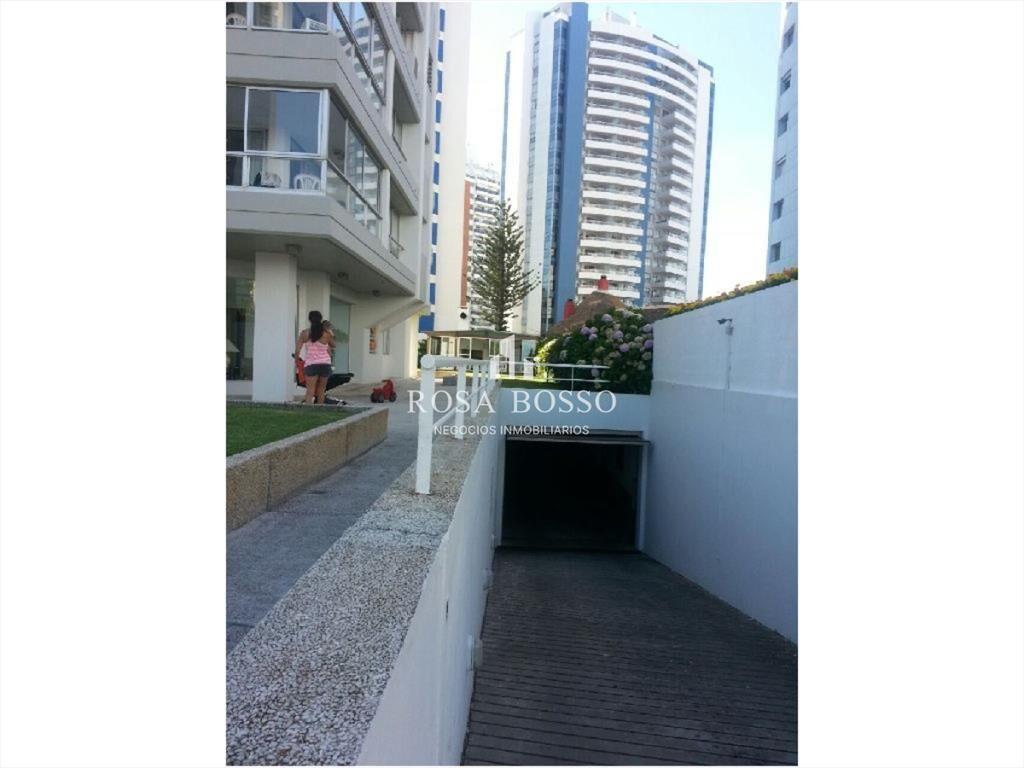 Apartamento en Brava, 3 dormitorios *