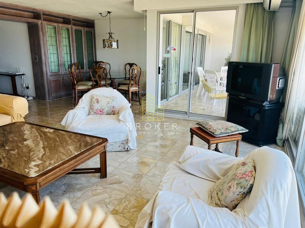 Apartamento de 3 dormitorios en Alquiler de Linea