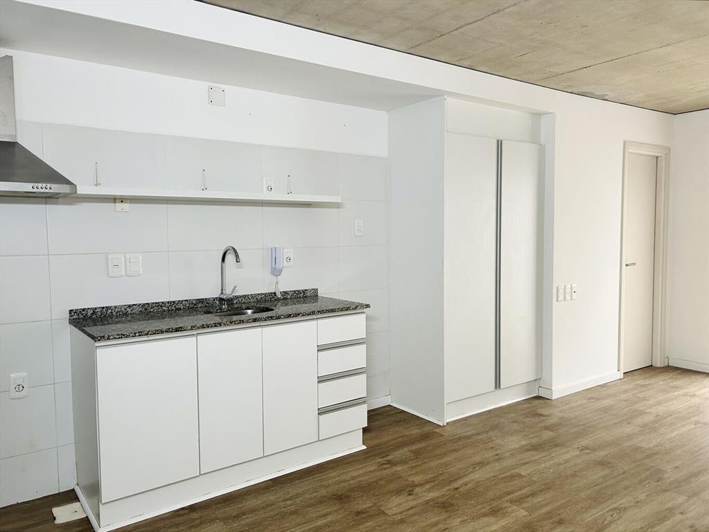 Venta monoambiente con patio con renta en La Comercial