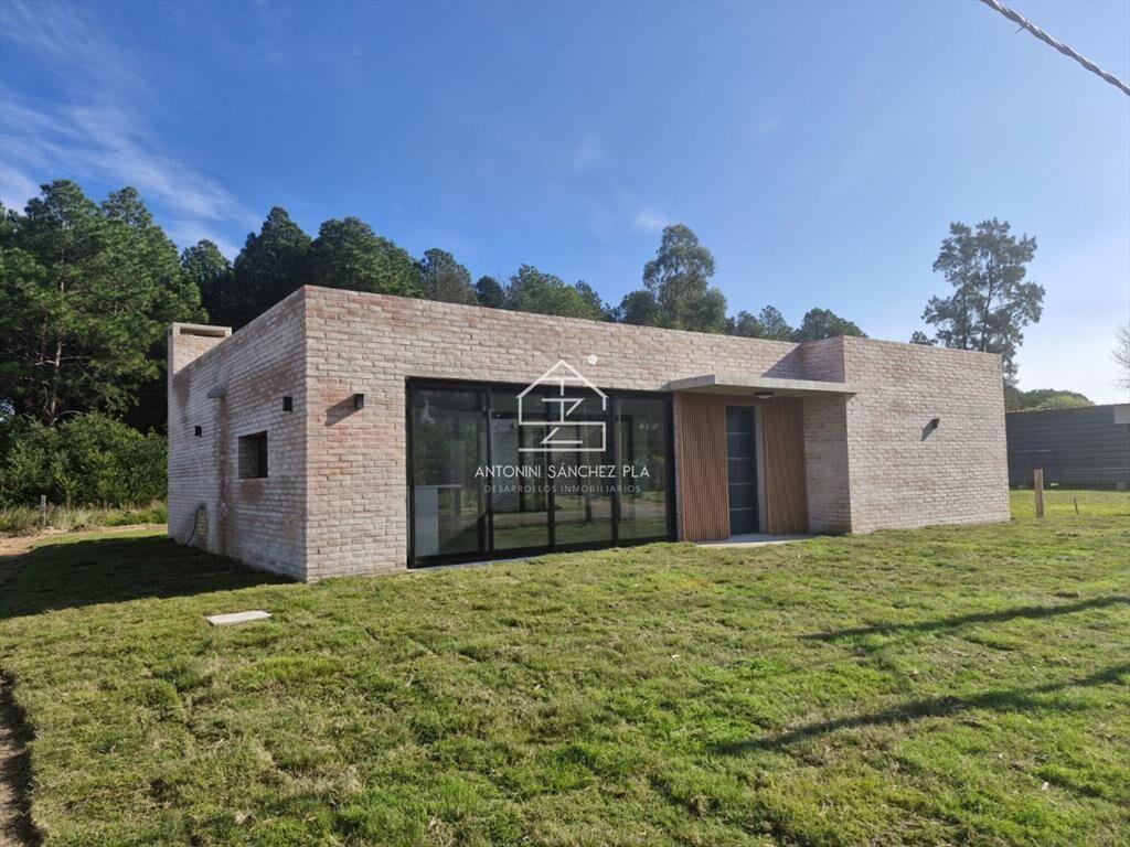 Casa a Estrenar en Barrio Pinares   Â? Moderna, y
