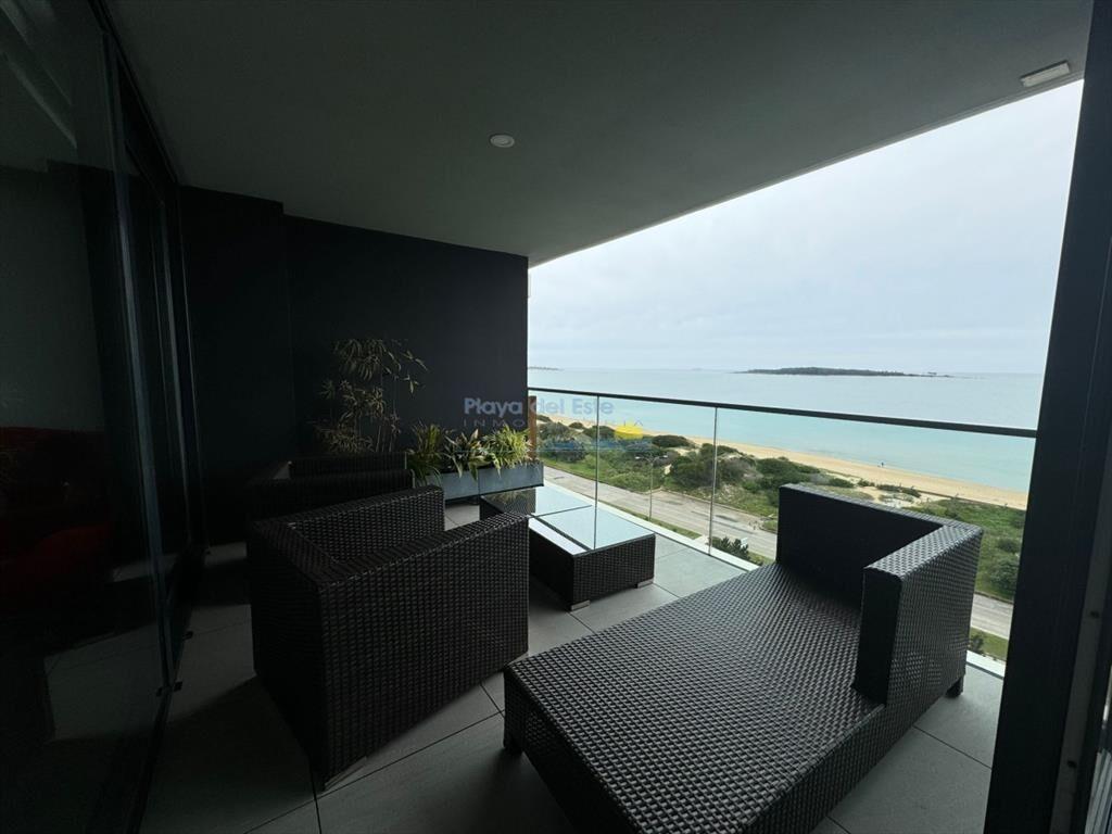 Lujoso Apartamento en Venta de 3 dormitorios en ,