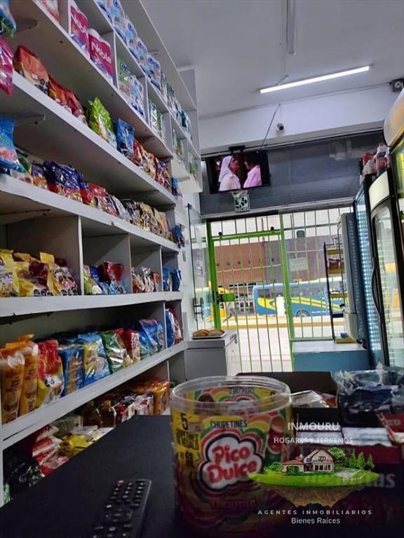 Se vende llave comercial en Tres Cruces
