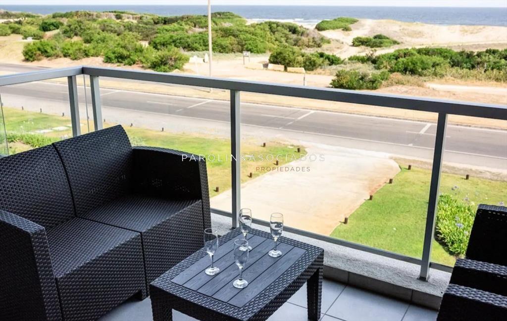 Apartamento en venta de 3 dormitorios con vista