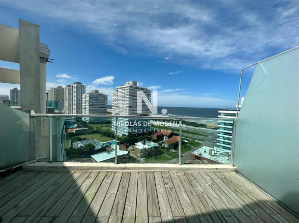 En venta apartamento con vita al mar en la Playa