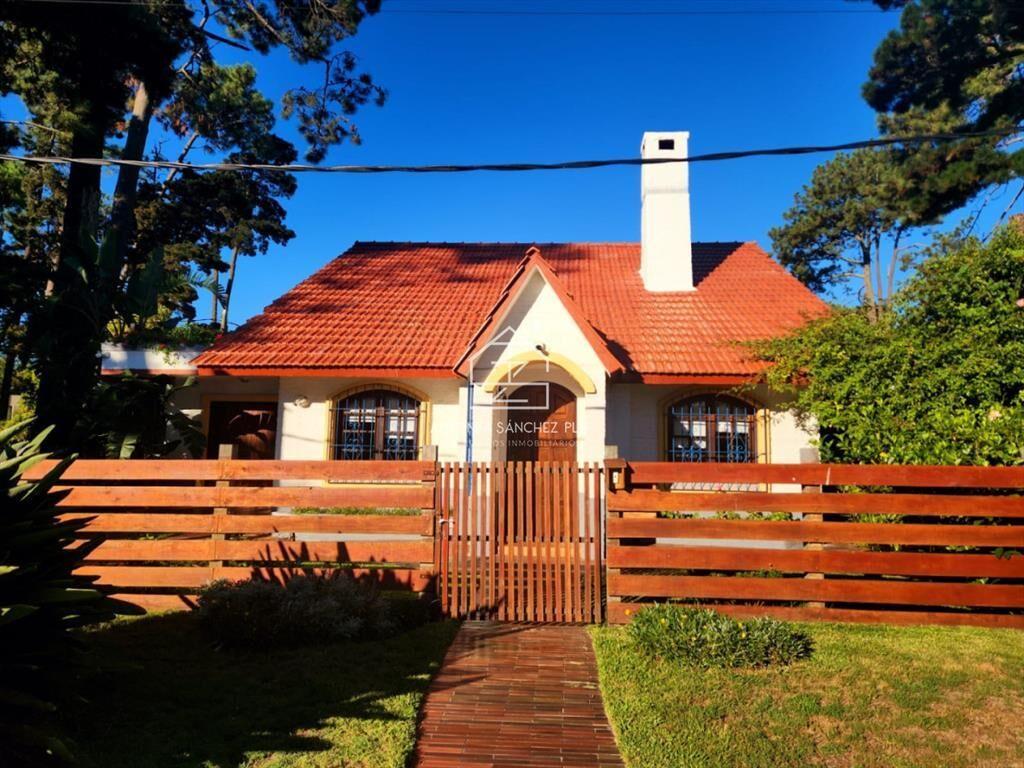 En venta casa de 3 dormitorios en Pinares, Punta