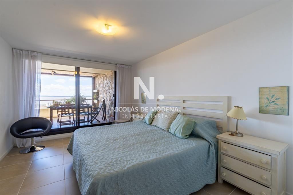 Vende departamento de 2 dormitorios en suites, en