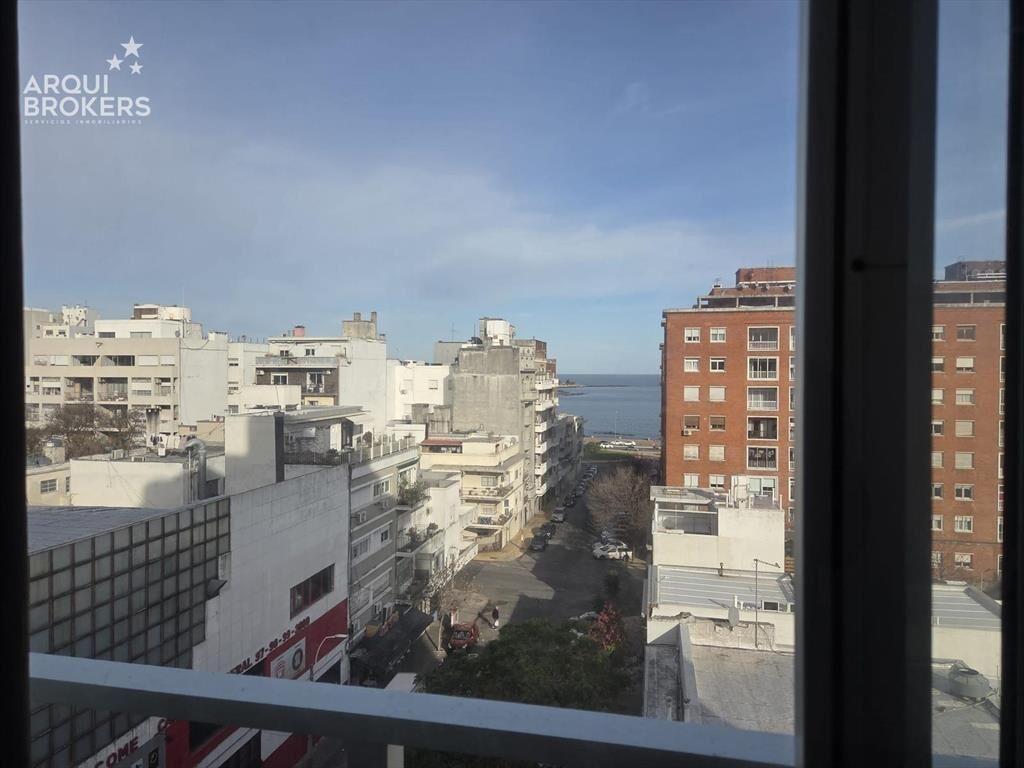 Apartamento de un dormitorio en venta en Parque Rodó con ga