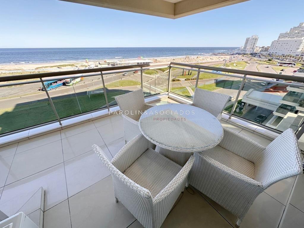 Apartamento de 3 dormitorios en venta en Torre