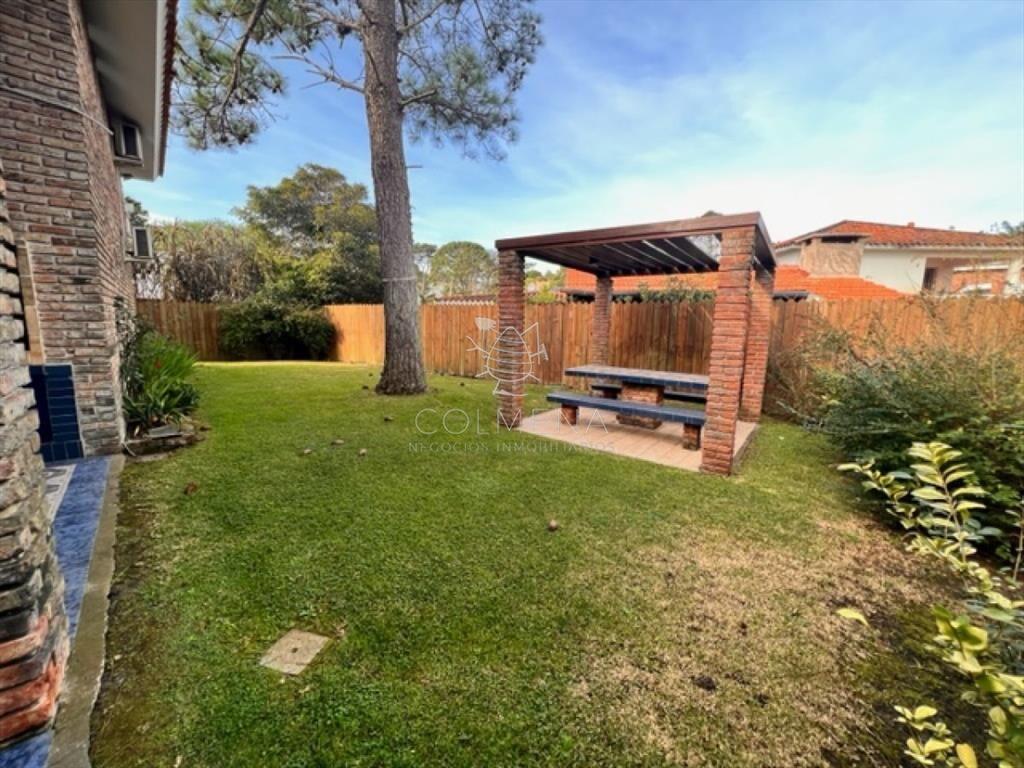 Casa en la mansaa 150 metros