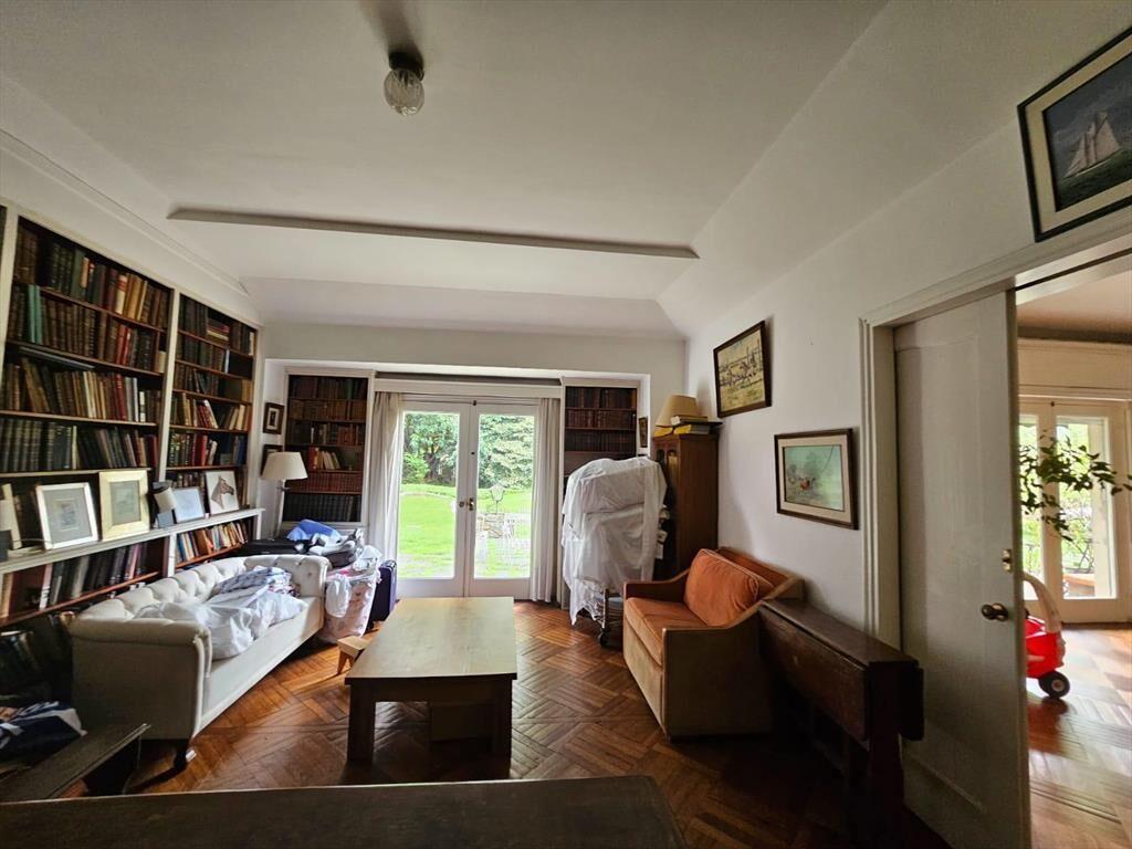 Venta dos casas sobre importante terreno de 4488 m² en