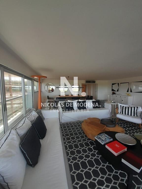 Apartamento de 3 dormitorios en Silente , Punta ,