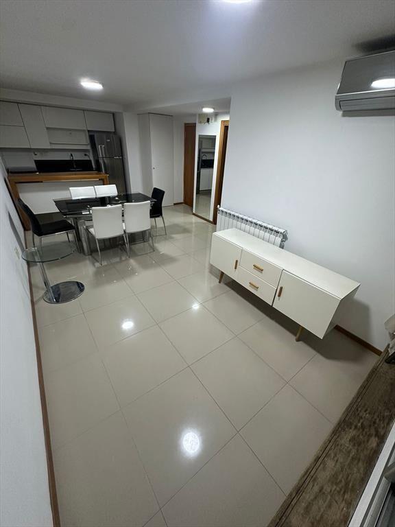 Alquiler | 1 Dorm sobre Rambla, Patio y Garage