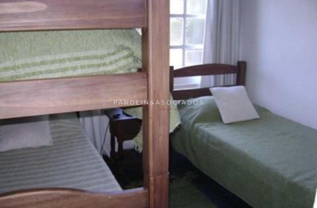 Casa de 4 Dormitorios en Venta en la Barra.