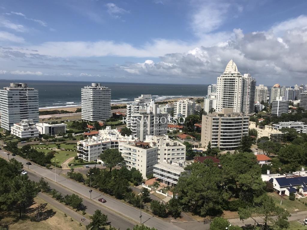 Apartamento en Torre One II. Al frente. unidad de