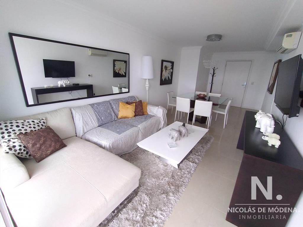 Playa Mansa , deartamento de 2 dormitorios en venta