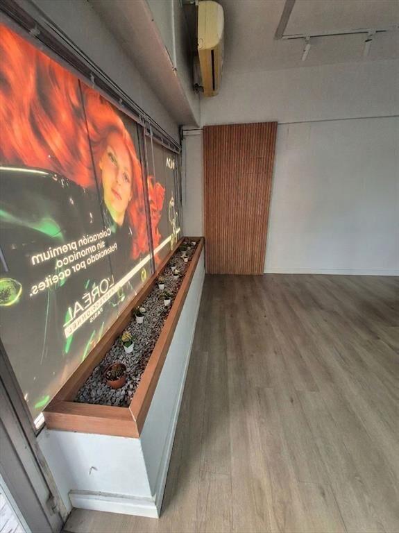 Alquiler de local comercial en el Centro Yi y 18