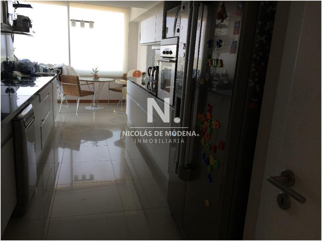 Vende gran departamento en Tiburon III, Punta del