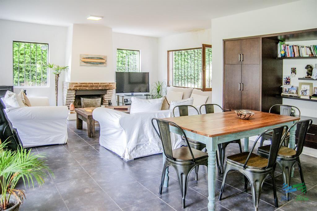 En venta casa de 5 dormitorios a metros de Playa