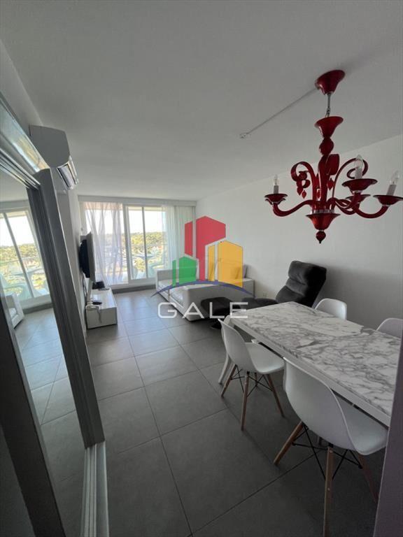 En venta apartamento de 2 dormitorios y 2 baños Punta del