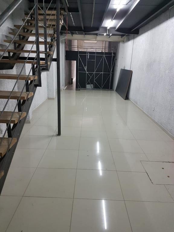 VENTA TRES LOCALES JUNTOS CON RENTA. ZONA MAYORISTA