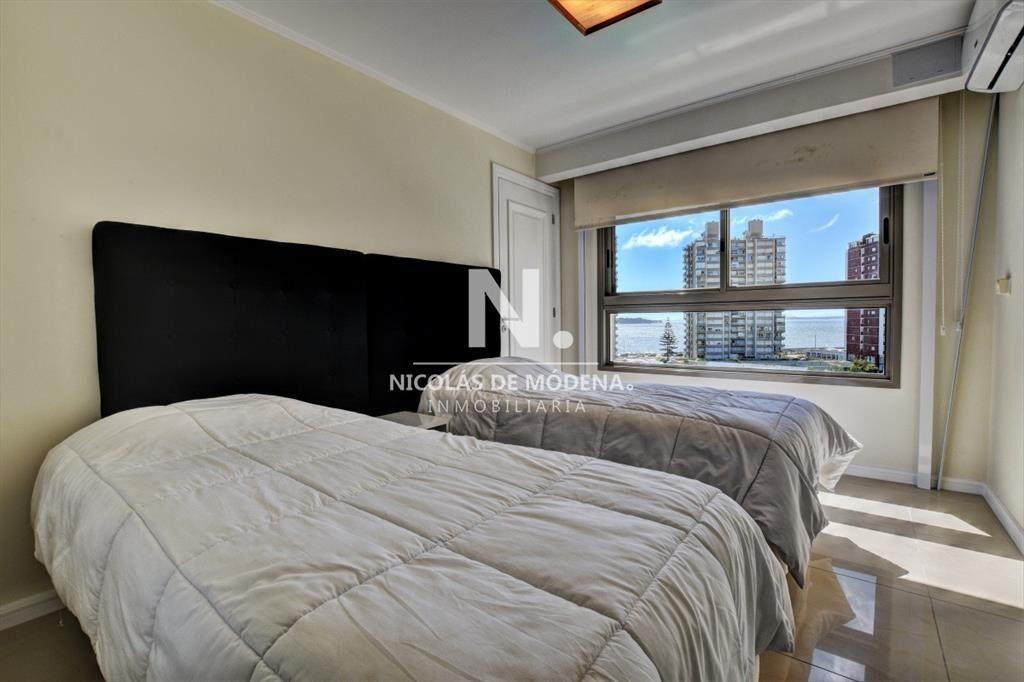 Excelente apartamento en torre de categoría, Imperiale, Pl