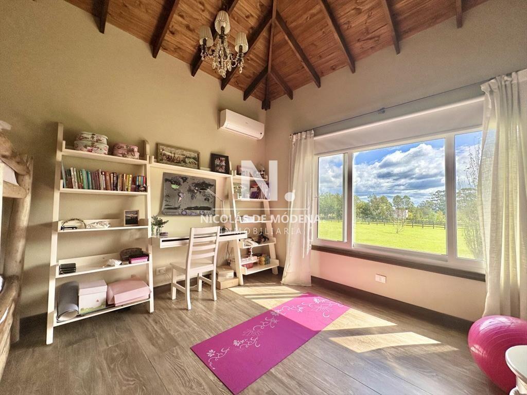 Casa de cuatro dormitorios en venta en Barrio El