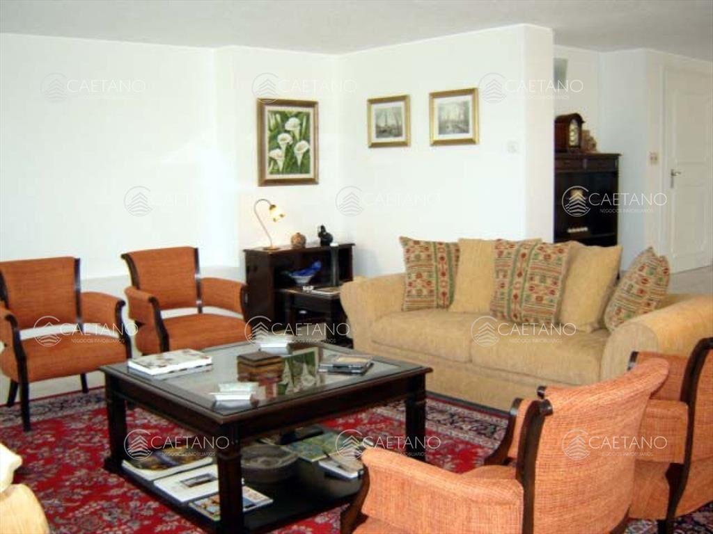 Venta apartamento 3 dormitorios más dependencia.